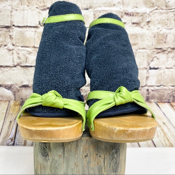 MIA WRAP AROUND WOOD PLATFORM STRAPPY SANDAL - Picture 2 of 7